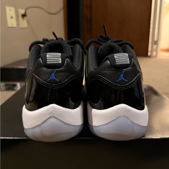 Jordan 11 Retro Low Space Jam - Picture 3 of 10